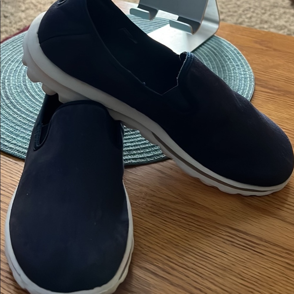 Sketchers go walk. Size 10